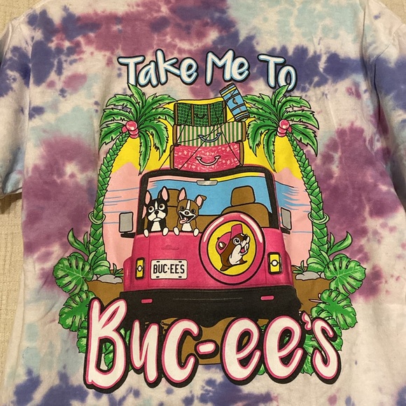 💟 $4 SALE! Buc-ee’s Tie-Dye Summer Jeep T-Shirt - Picture 3 of 4